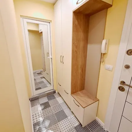 아파트 Modern And Cozy Flat In The Center 바르나
